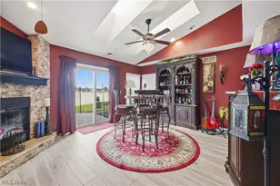 424 N Bayshore Dr, Columbiana, OH 44408 - Photo 13