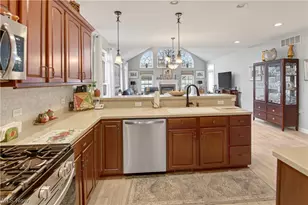 5121 Shepherds Gln, Willoughby, OH 44094 - Photo 11