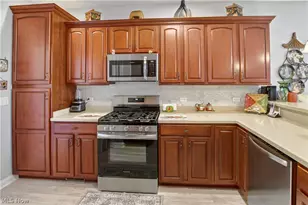 5121 Shepherds Gln, Willoughby, OH 44094 - Photo 9