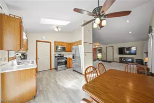 1807 Sandalwood Dr, Avon, OH 44011 - Photo 9