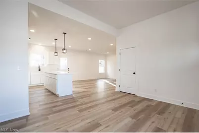 5595 Walnut Street, Mentor on the Lake, OH 44060 - Photo 5