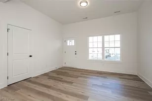 5595 Walnut St, Mentor on the Lake, OH 44060 - Photo 5