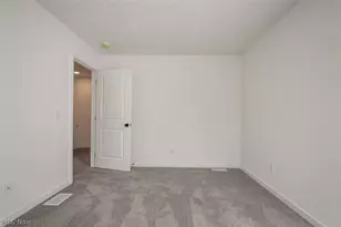 5595 Walnut St, Mentor on the Lake, OH 44060 - Photo 25