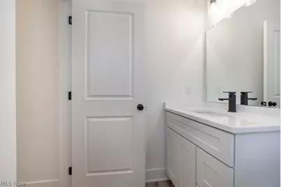 5595 Walnut Street, Mentor on the Lake, OH 44060 - Photo 17