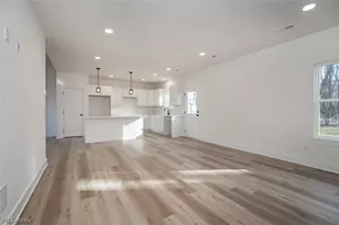 5595 Walnut St, Mentor on the Lake, OH 44060 - Photo 13