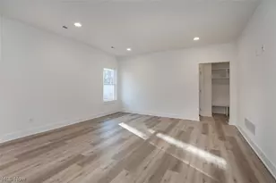 5595 Walnut St, Mentor on the Lake, OH 44060 - Photo 11