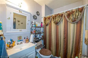 13609 Eaglesmere Ave, Loveland, OH 44110 - Photo 15