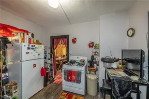 13609 Eaglesmere Ave, Loveland, OH 44110 - Photo 17