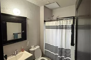 13609 Eaglesmere Ave, Loveland, OH 44110 - Photo 9