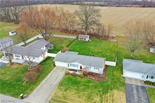 9812 Deltona Dr, New Middletown, OH 44442 - Photo 3