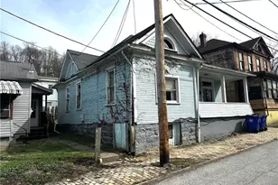 233 W 9th St, East Liverpool, OH 43920 - Photo 3