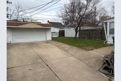 18915 Longview Avenue, Maple Heights, OH 44137 - Photo 3