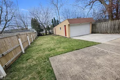 19910 Mountville Drive, Maple Heights, OH 44137 - Photo 37