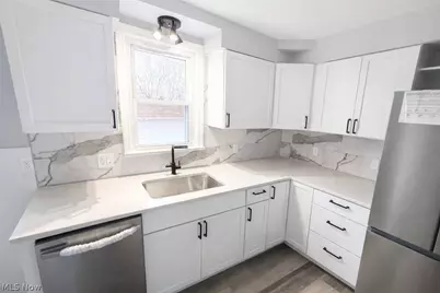 19910 Mountville Drive, Maple Heights, OH 44137 - Photo 9