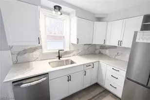 19910 Mountville Dr, Maple Heights, OH 44137 - Photo 9