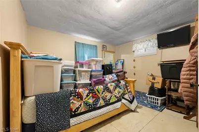 1726 Knox Boulevard, Akron, OH 44320 - Photo 9