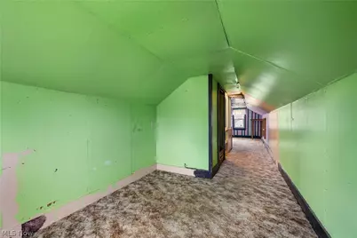 1726 Knox Boulevard, Akron, OH 44320 - Photo 15