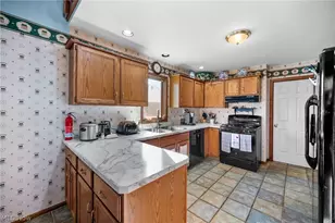 36080 Maple Dr, North Ridgeville, OH 44039 - Photo 7