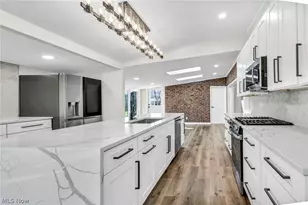 24150 S Woodland Rd, Huber Heights, OH 44122 - Photo 19