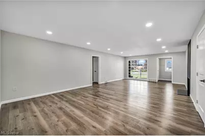 24150 S Woodland Road, Huber Heights, OH 44122 - Photo 5