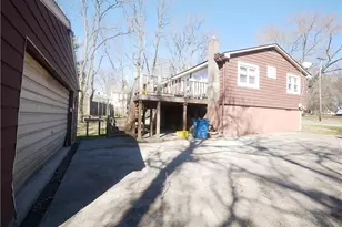 190 10th St, Campbell, OH 44405 - Photo 9