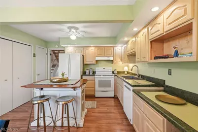 17650 Walnut Trail, Chagrin Falls, OH 44023 - Photo 13