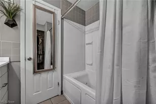 13800 Milo Rd, Garfield Heights, OH 44125 - Photo 19