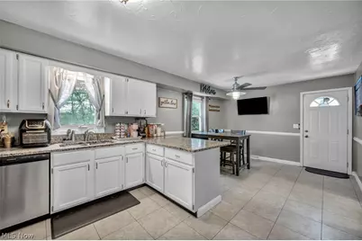 13800 Milo Road, Garfield Heights, OH 44125 - Photo 9