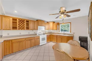 9441 Lindbergh Blvd, Olmsted Falls, OH 44138 - Photo 13