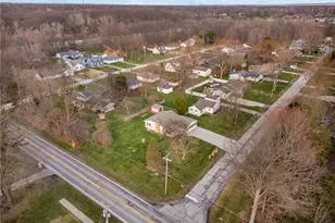 9441 Lindbergh Blvd, Olmsted Falls, OH 44138 - Photo 7