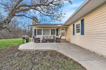 9441 Lindbergh Boulevard, Olmsted Falls, OH 44138 - Photo 3