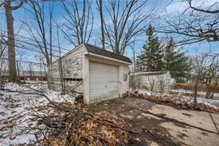 9704 S Highland Ave, Garfield Heights, OH 44125 - Photo 39