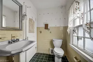 9704 S Highland Ave, Garfield Heights, OH 44125 - Photo 29
