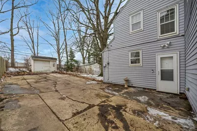 9704 S Highland Avenue, Garfield Heights, OH 44125 - Photo 33