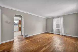 21601 Gardenview Dr, Maple Heights, OH 44137 - Photo 3