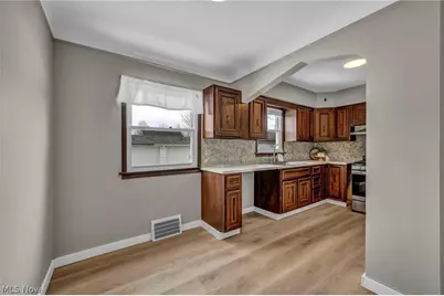 21601 Gardenview Drive, Maple Heights, OH 44137 - Photo 7