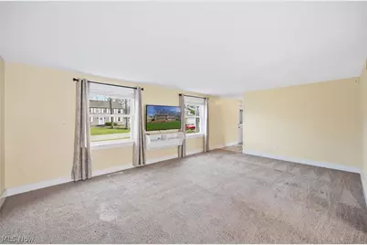 8984 Sherwood Drive NE, Warren, OH 44484 - Photo 13