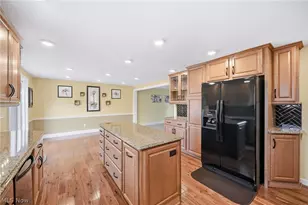 8984 Sherwood Dr NE, Warren, OH 44484 - Photo 9