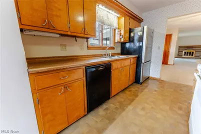 3967 Crooked Run Road NW, New Philadelphia, OH 44663 - Photo 11