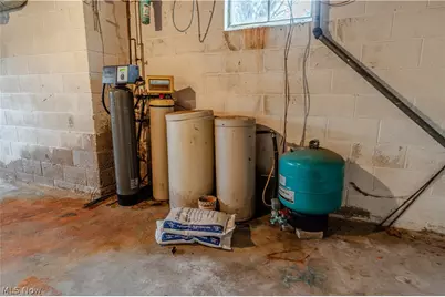 3967 Crooked Run Road NW, New Philadelphia, OH 44663 - Photo 33