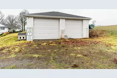 3967 Crooked Run Road NW, New Philadelphia, OH 44663 - Photo 39