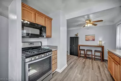 6133 W 54th Street, Parma, OH 44129 - Photo 7