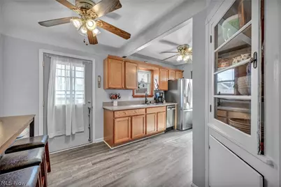 6133 W 54th Street, Parma, OH 44129 - Photo 5