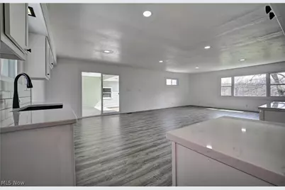 3265 Yorkview Road SW, New Philadelphia, OH 44663 - Photo 9