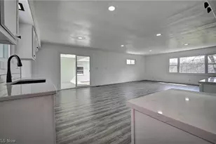 3265 York View Rd SW, New Philadelphia, OH 44663 - Photo 9