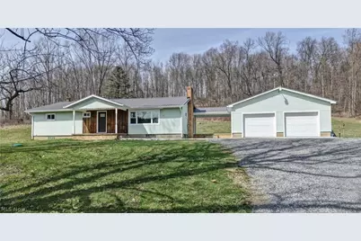 3265 Yorkview Road SW, New Philadelphia, OH 44663 - Photo 1