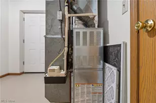 732 Vernon Odom Blvd, Akron, OH 44307 - Photo 21