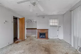 229 W 130th St, Hinckley, OH 44233 - Photo 3