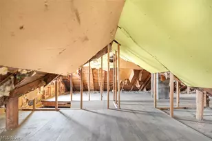 229 W 130th St, Hinckley, OH 44233 - Photo 25