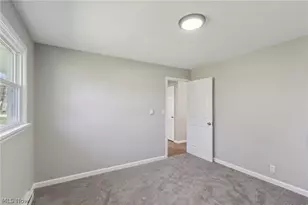 7412 Hopkins Rd, Mentor, OH 44060 - Photo 33